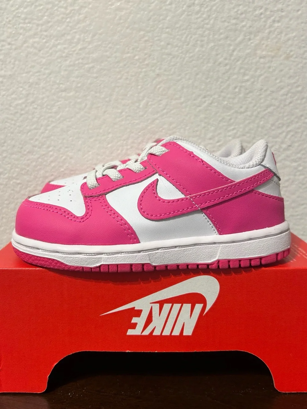 Nike Dunk Low White Laser Fuchsia Girls Toddler Sneakers Size 8C New Box